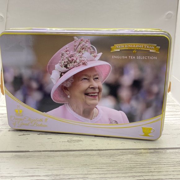 English Teas Queen Elizabeth II Tea Collectible Tin With 72 Teabags New Sealed - Picture 1 of 6